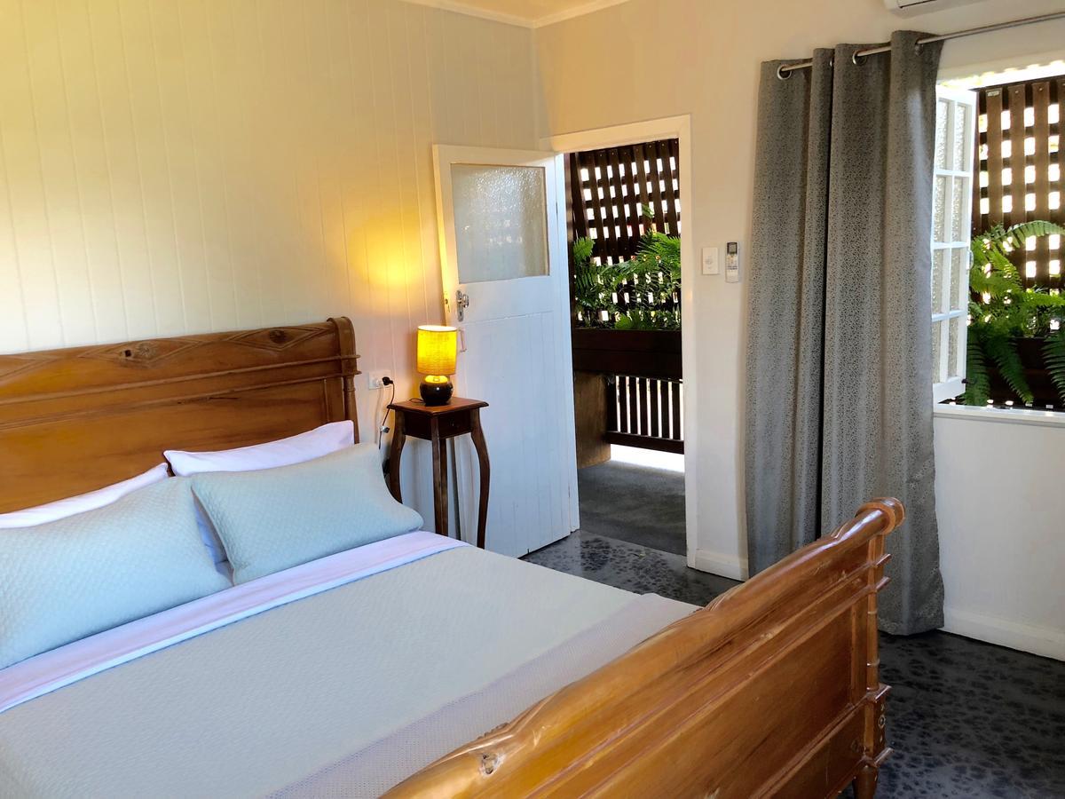 Five 3 Five Aparthotel Urangan Стая снимка