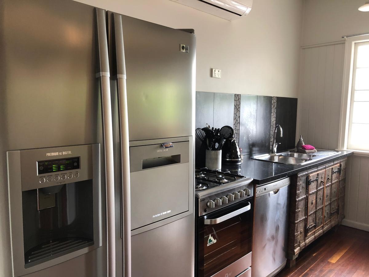Five 3 Five Aparthotel Urangan Екстериор снимка