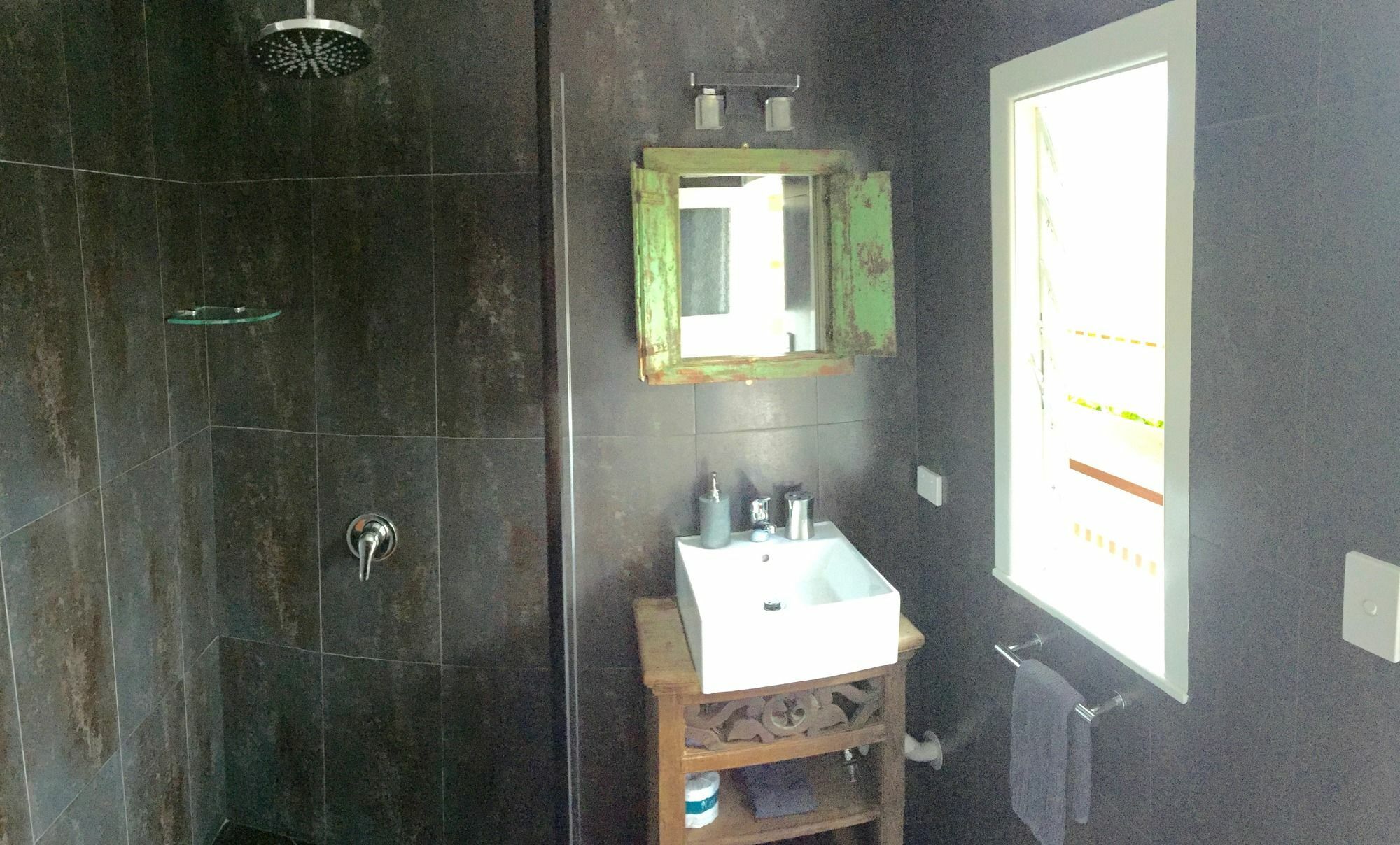 Five 3 Five Aparthotel Urangan Екстериор снимка