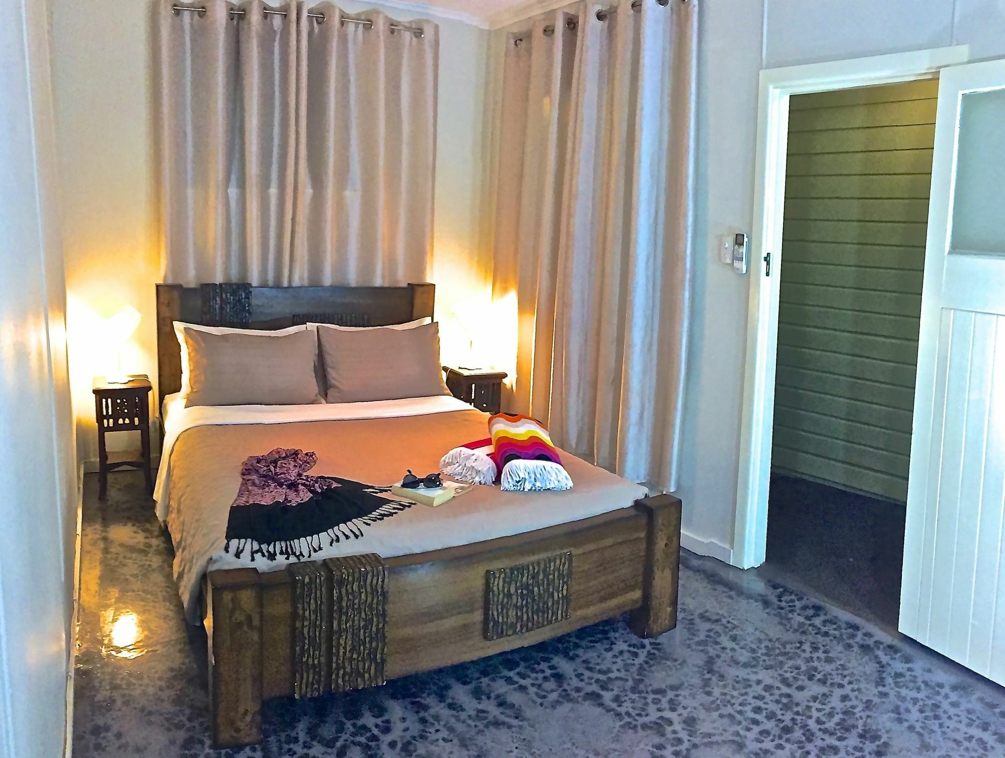 Five 3 Five Aparthotel Urangan Екстериор снимка