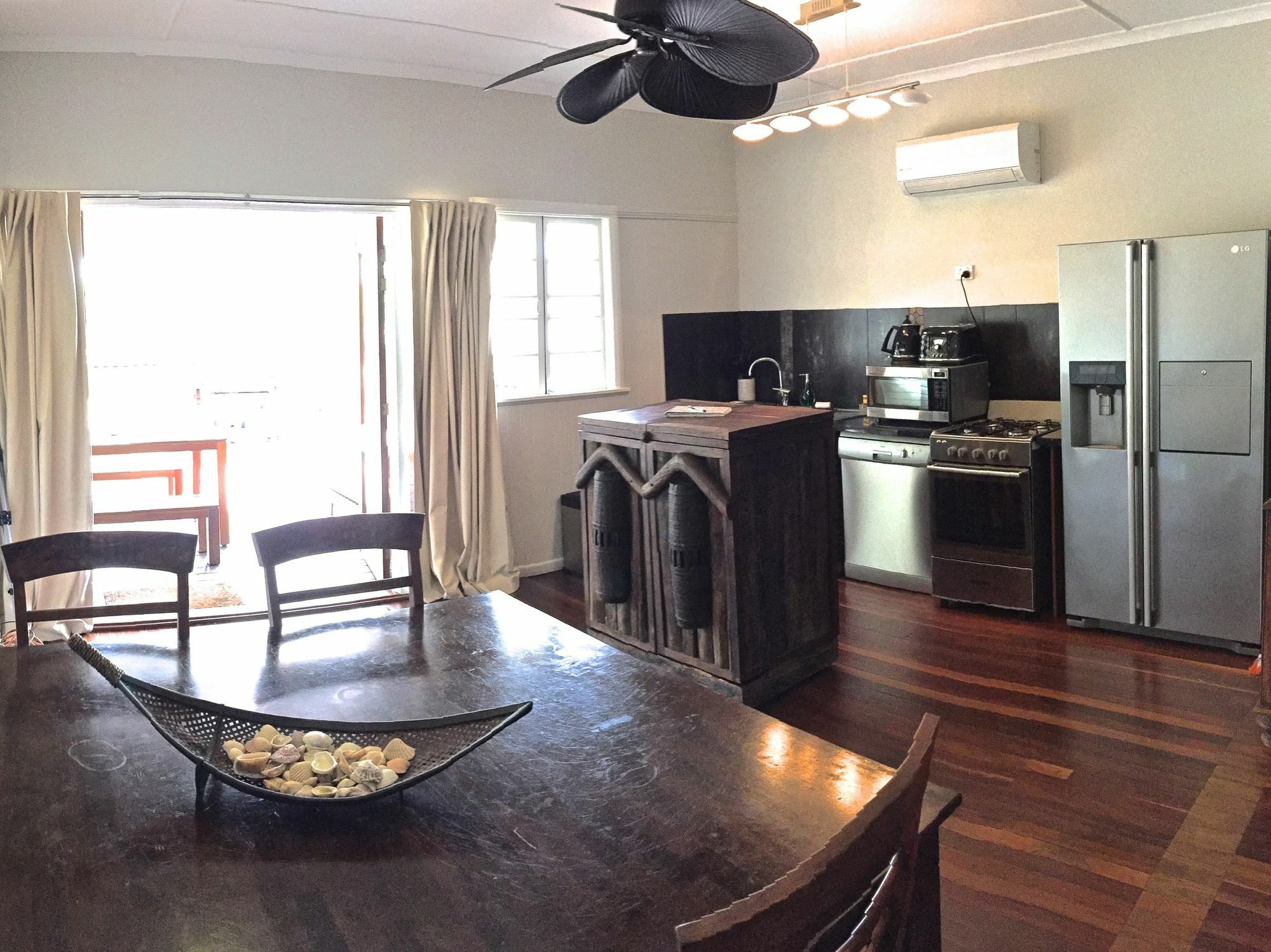 Five 3 Five Aparthotel Urangan Екстериор снимка